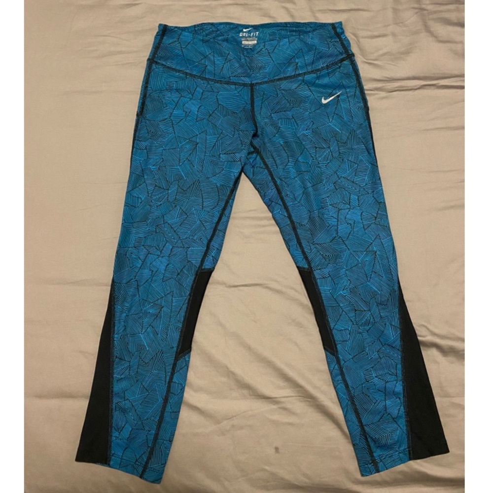 Nike Dri-Fit Capri leggings. Blue & Black pattern